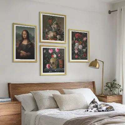 Billedvæg over sofa med vintage blomster kranium Mona Lisa motiv