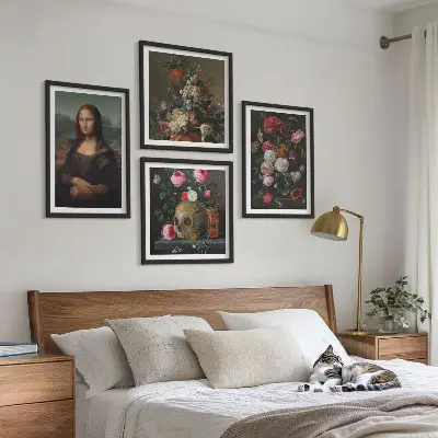 Billedvæg over sofa med vintage blomster kranium Mona Lisa motiv