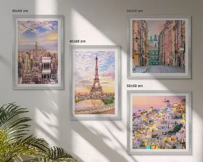 Billedvæg over sofa New York, Paris, Oia og Warszawa i tusmørke