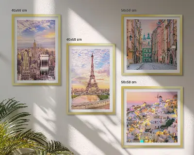 Billedvæg over sofa New York, Paris, Oia og Warszawa i tusmørke