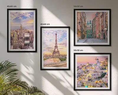 Billedvæg over sofa New York, Paris, Oia og Warszawa i tusmørke