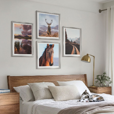 Billedvæg over sofa Bjerglandskaber rensdyr hest vej