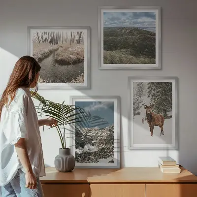 Billedsæt med ramme landskab med bjerge, sne, hjorte og skov