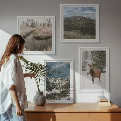 Billedsæt med ramme landskab med bjerge, sne, hjorte og skov