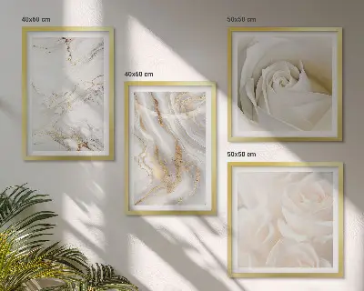 Billedvæg over sofa med elegante marmormønstre