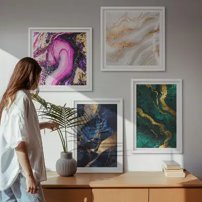 Billedvæg over sofa abstrakt marmormønster med malingseffekt
