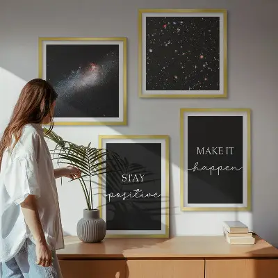 Billedvæg til over sofaen med motiverende slogans, stjerner og rumtempo