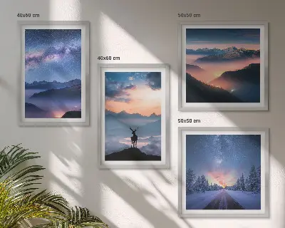 Billedsæt med ramme med motiv af nattehimmel, bjerge, tåge og hjorte