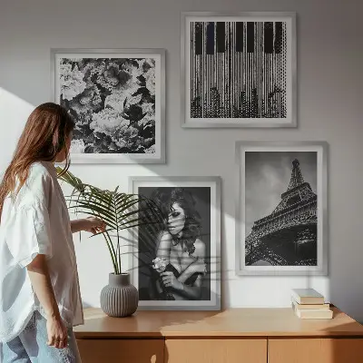 Portræt af en kvinde med en Eiffelrose billedvæg til over sofaen