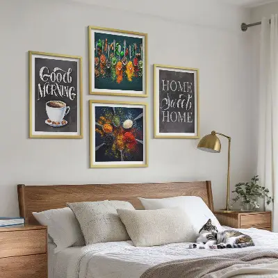 Billedsæt med ramme med motiver af krydderier, kaffe, kop og urter