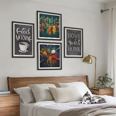 Billedsæt med ramme med motiver af krydderier, kaffe, kop og urter