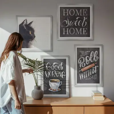 Billedvæg til over sofaen med katte- og køkkentema