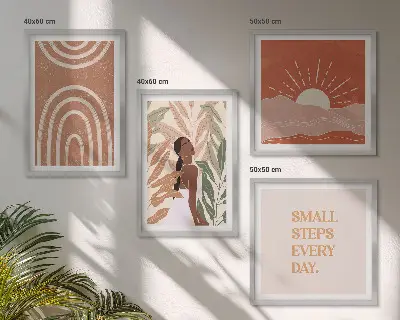 Billedvæg over sofa med boho abstrakte former