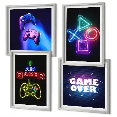 Billedvæg over sofa med motiver af gamepads og ikoner til gamere