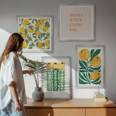 Billedvæg til over sofaen med plantemønstre og blomster