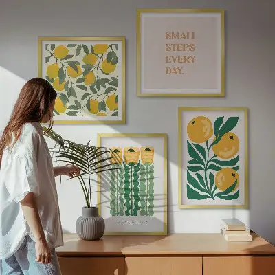 Billedvæg til over sofaen med plantemønstre og blomster