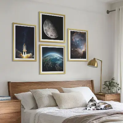 Billedsæt med ramme med motiv af rummet, jorden, raket og galakse