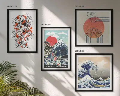 Billedvæg over sofa med japanske illustrationer af bjerge og fiskebølger