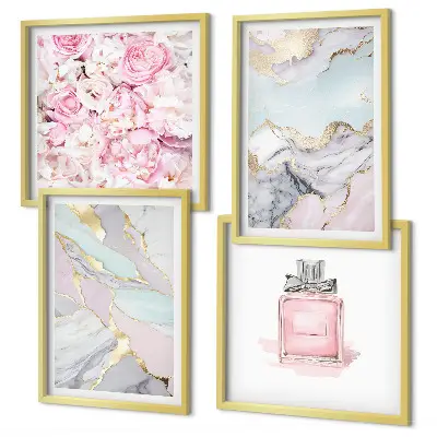 Billedvæg over sofa med lyserøde blomster i pastelmarmor