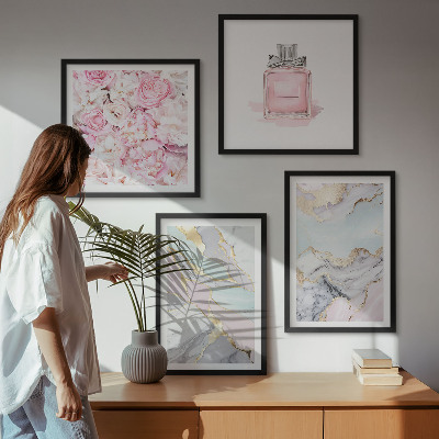Billedvæg over sofa Lyserøde blomster marmor pastel