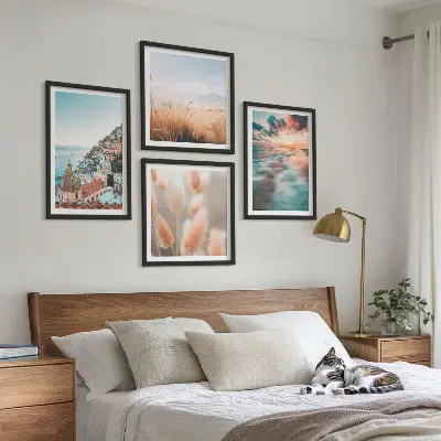 Billedvæg til sofa med havsolnedgang og blomster