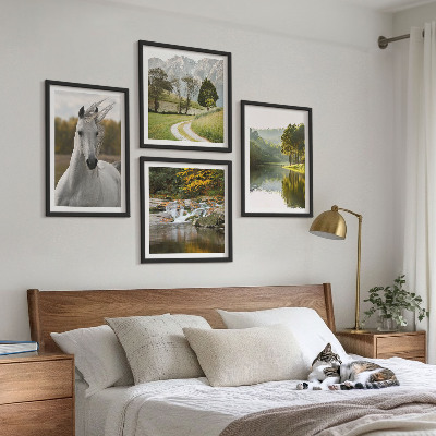Billedvæg over sofa Hvide heste flod natur