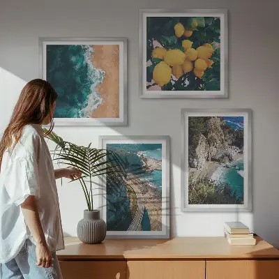 Billedsæt med ramme med motiv af hav, strand, citroner og bjerge