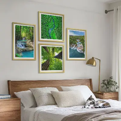 Billedsæt med ramme motiv af grøn skov med vandfald
