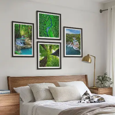 Billedsæt med ramme motiv af grøn skov med vandfald