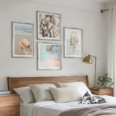 Billedvæg med konkylier i boho-stil bog med muslingeskaller