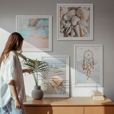 Billedvæg over sofa Muslingeskaller boho bog