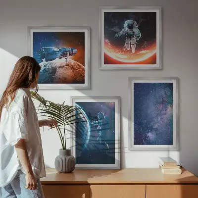 Billedsæt med ramme rumastronauter og stjerner