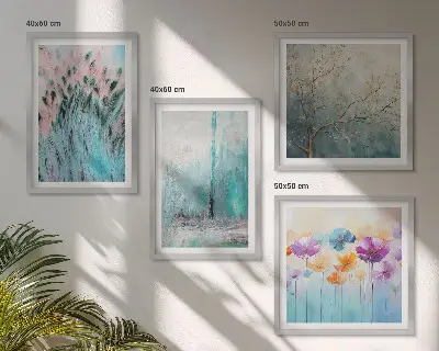 Billedvæg over sofa med mønster af pastelblomster
