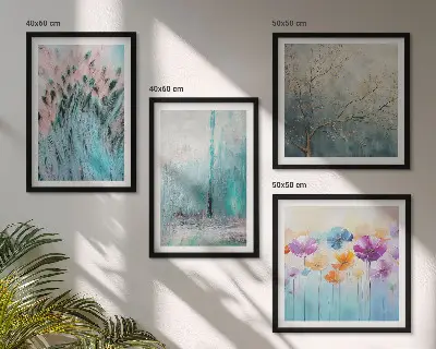 Billedvæg over sofa med mønster af pastelblomster