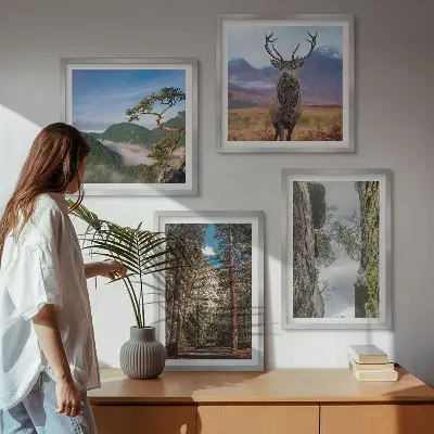 Billedsæt med ramme med motiv af vej, skov, bjerge og hjorte i naturen