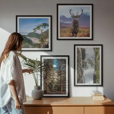 Billedsæt med ramme med motiv af vej, skov, bjerge og hjorte i naturen