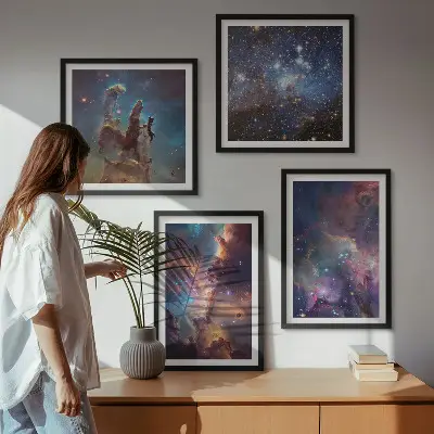 Kosmiske stjernebilleder billedvæg over sofa