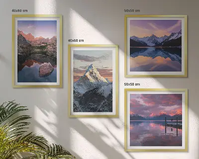 Billedvæg med bjerglandskaber til ophæng over sofaen