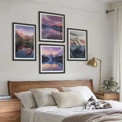 Billedvæg med bjerglandskaber til ophæng over sofaen