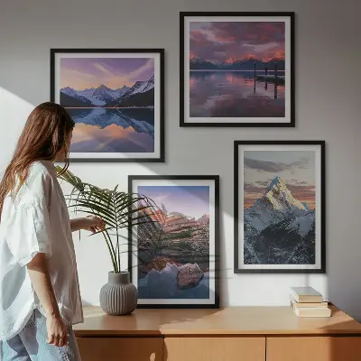 Billedvæg med bjerglandskaber til ophæng over sofaen