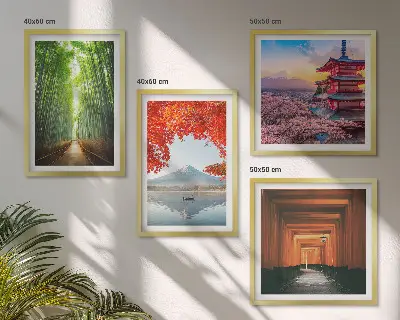 Billedvæg over sofa med bambusskov i Japan