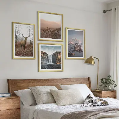 Billedvæg Vilde landskaber med bjerge og hjorte til ophængning over sofa