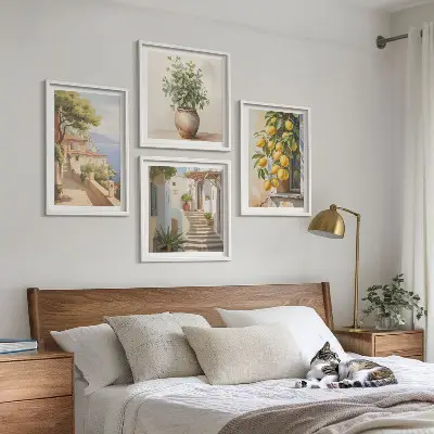 Billedvæg over sofa med motivet Blomster i en vase og et hav af citroner