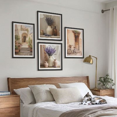 Billedvæg over sofa Lavendelblomster og arkitektur