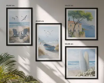 Billedvæg over sofa med motiv af strandbrætter, surfbåd og fugle