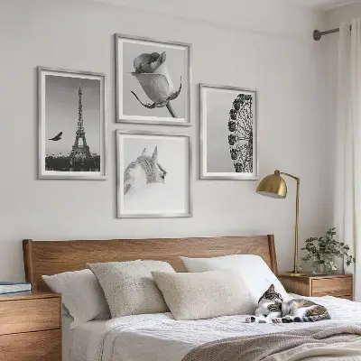 Billedsæt med ramme med motiver af rose, eiffeltårn, hest og pariserhjul i sort-hvid