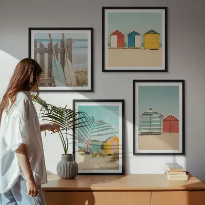 Billedsæt med ramme farverige huse, strand og sol
