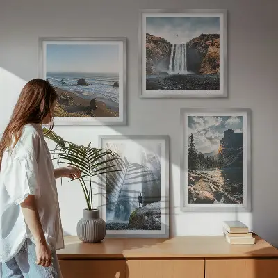 Billedvæg til over sofaen med naturlandskaber af bjerge og vandfald