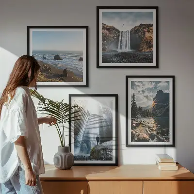 Billedvæg til over sofaen med naturlandskaber af bjerge og vandfald