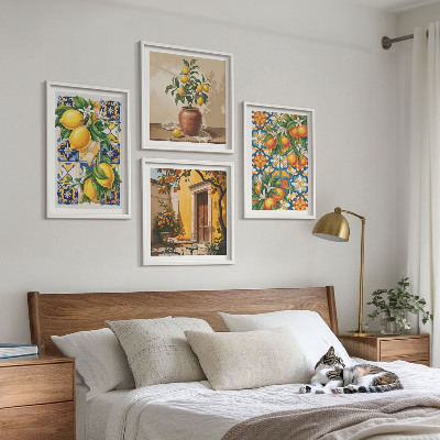 Billedvæg over sofa Citron-orange blomstermønstre